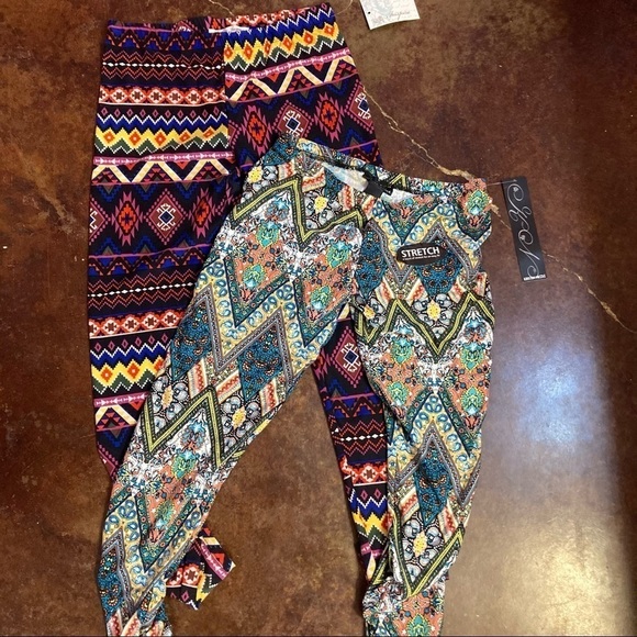4/$20 Set of 2 Ladies Print Leggings - Picture 1 of 8